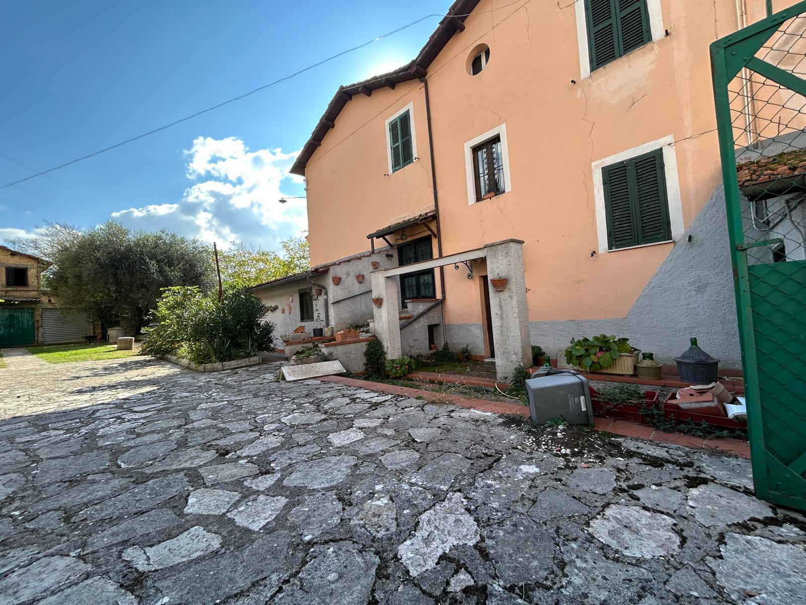 Casa indipendente con terrazzo in via marta robbio tacci 3, Montopoli di Sabina