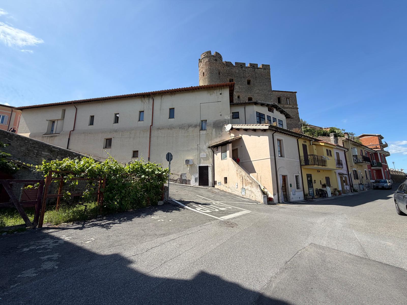 Stabile/Palazzo in vendita in via vittorio emanuele iii 28, Nazzano