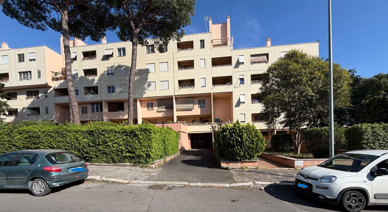 Box/Garage 18mq in vendita in via amico aspertini, Roma