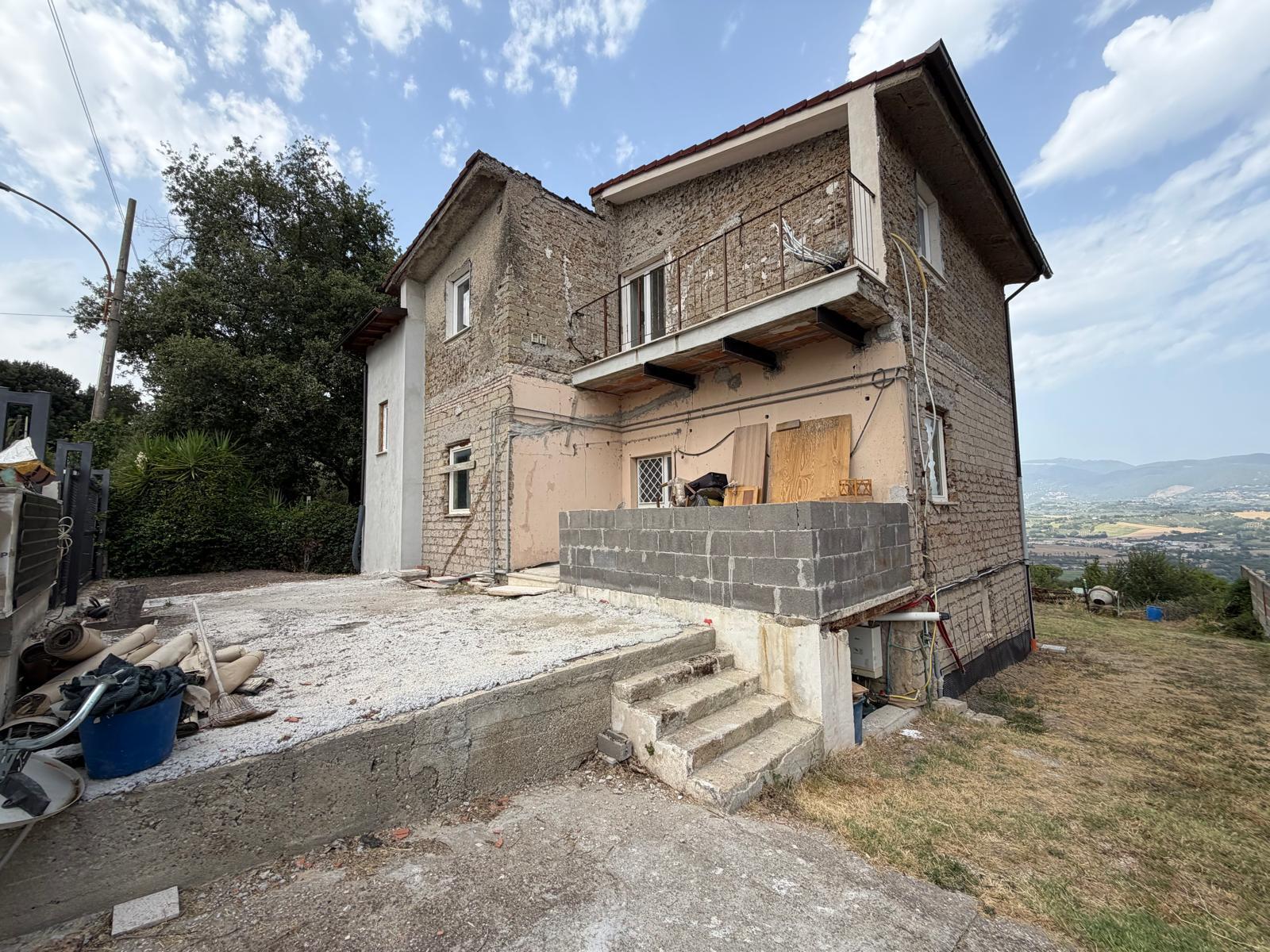 Casa indipendente con giardino a Torrita Tiberina