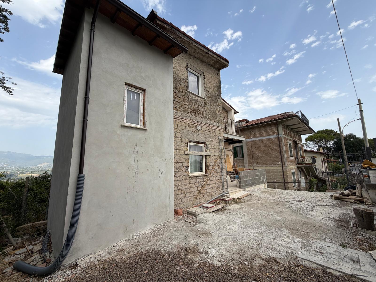 Casa indipendente con giardino a Torrita Tiberina