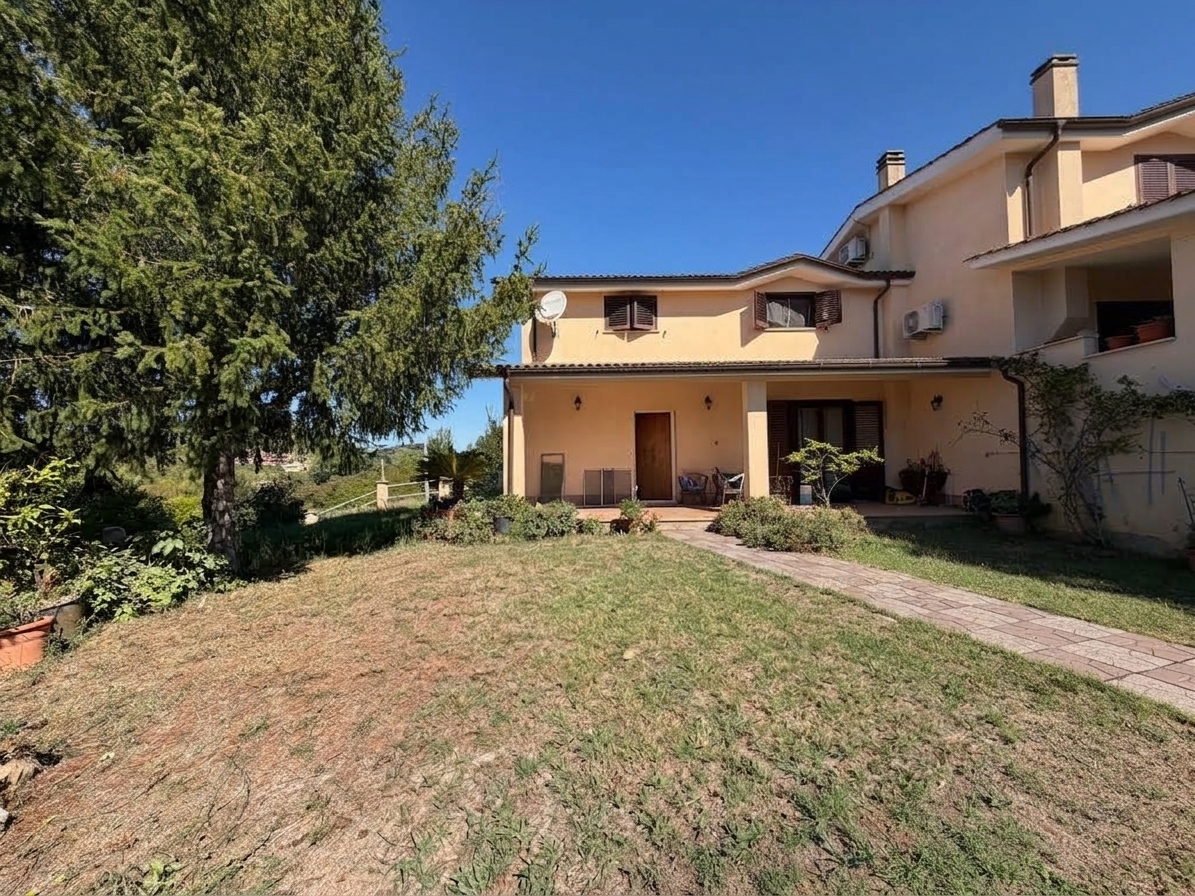 Casa indipendente con giardino a Fiano Romano