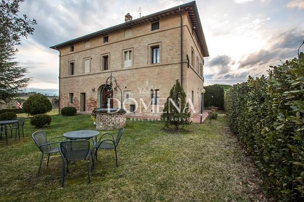 Casa indipendente con giardino, Siena porta tufi