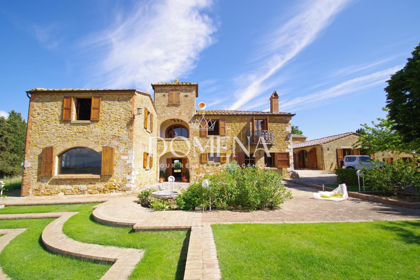 Rustico con giardino a Torrita di Siena