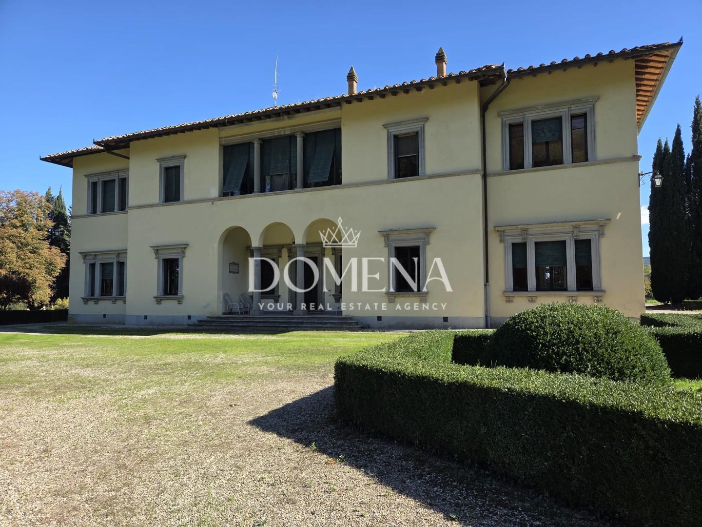 Villa con giardino, Monteriggioni abbadia a isola