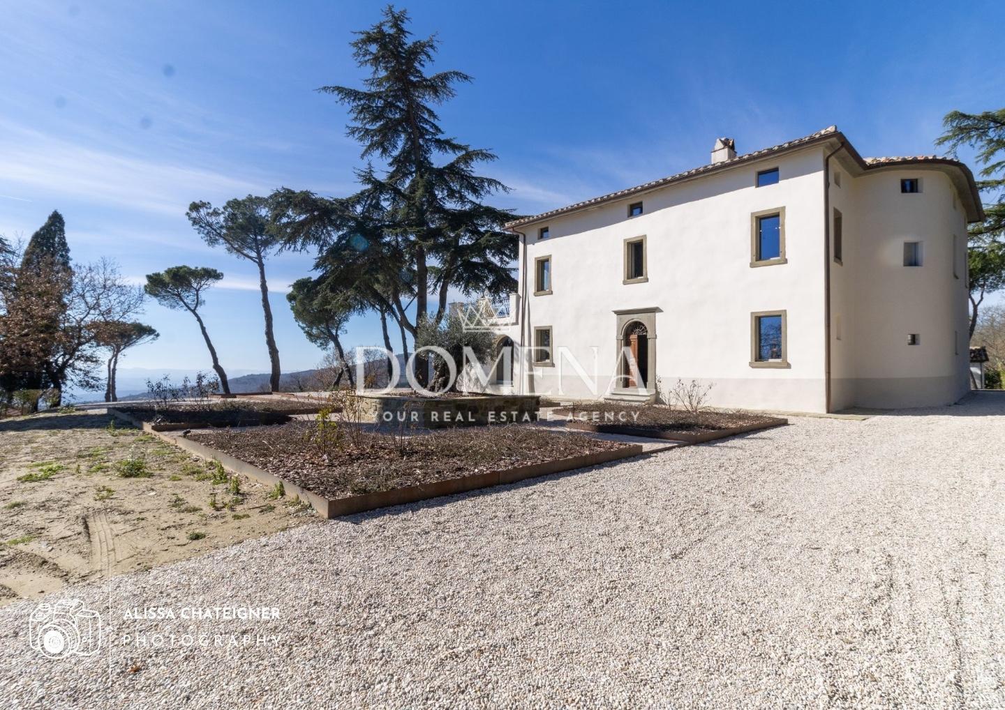 Villa con giardino a Tuoro sul Trasimeno