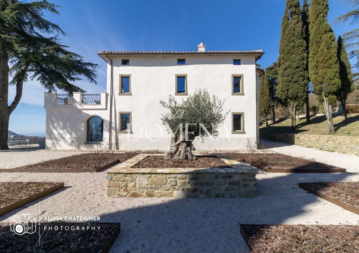 Villa con giardino a Tuoro sul Trasimeno