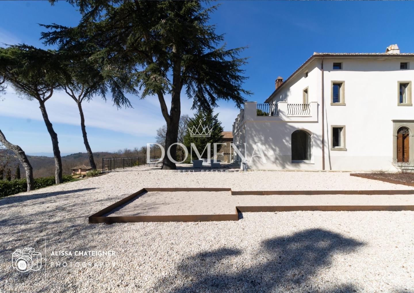 Villa con giardino a Tuoro sul Trasimeno