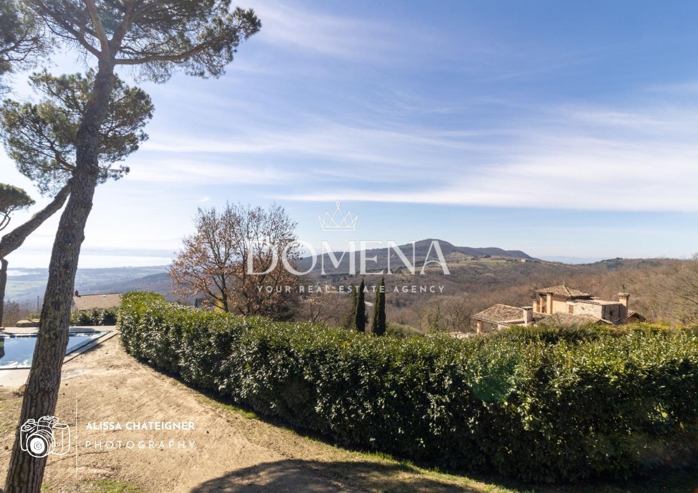 Villa con giardino a Tuoro sul Trasimeno