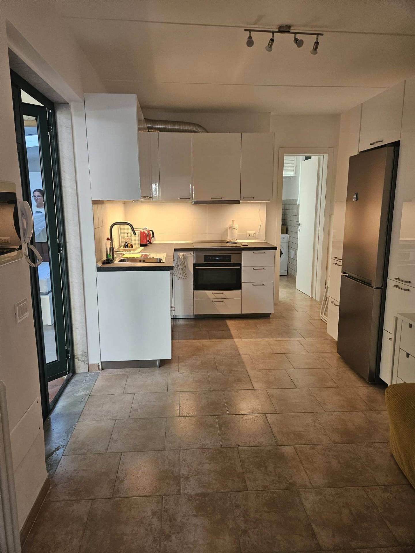 Casa indipendente arredata in affitto, Carrara marina di