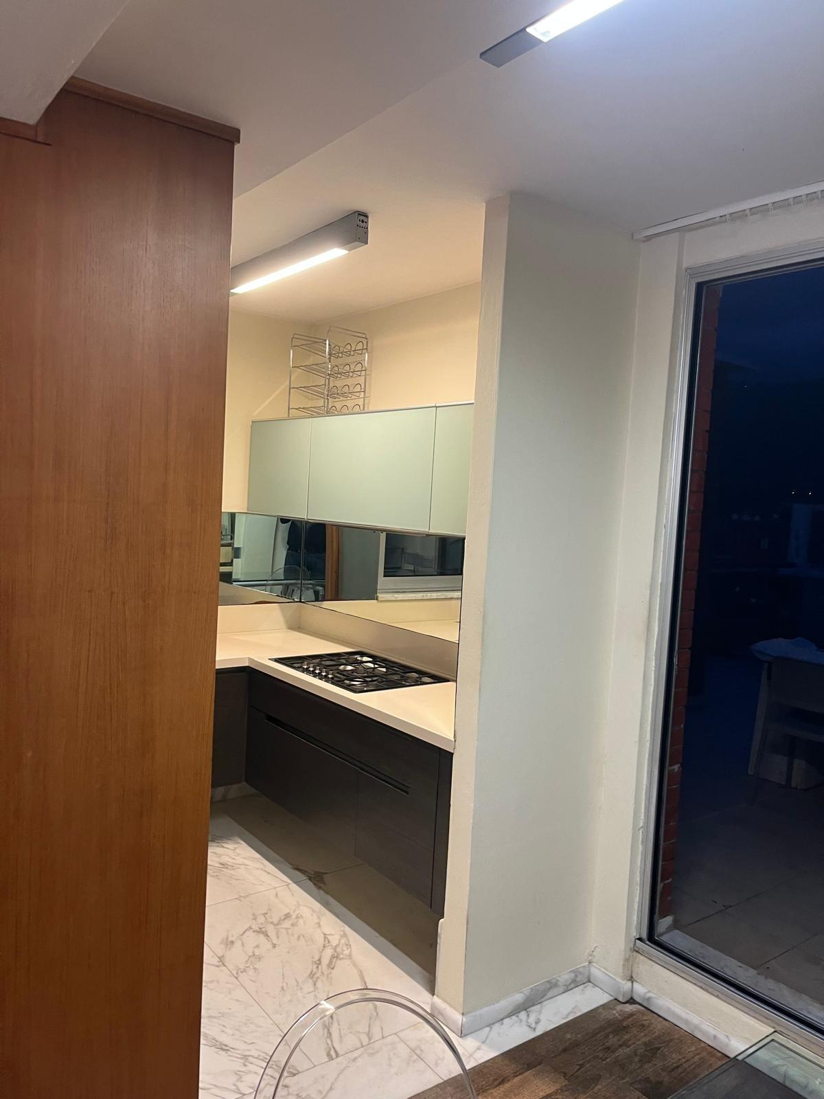 Attico arredato in affitto, Carrara avenza