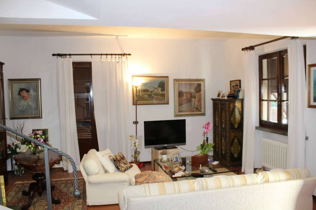 Casa indipendente da ristrutturare a Carrara