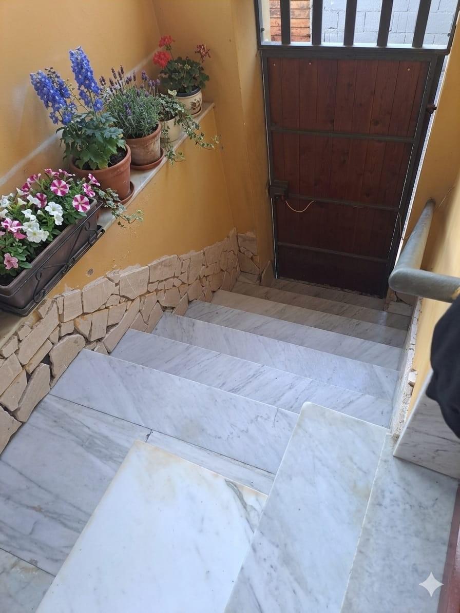 Casa indipendente con giardino, Carrara fossola