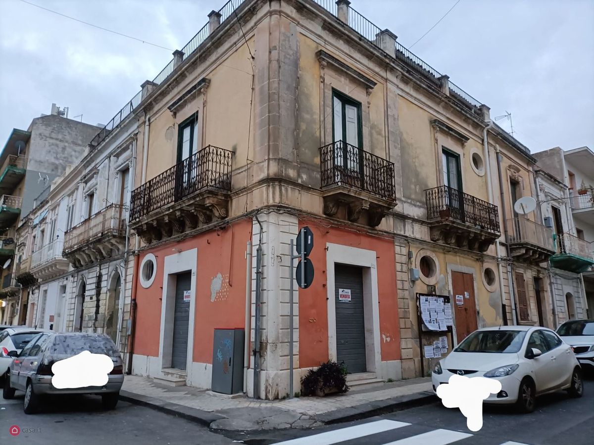 Casa indipendente con terrazzo a Floridia