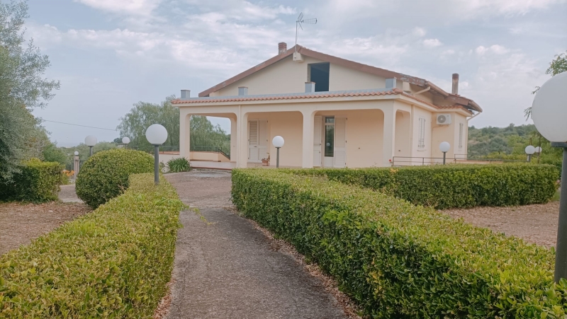 Villa con giardino a Solarino