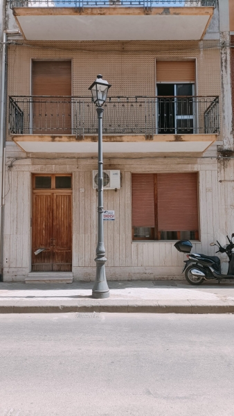 Casa indipendente con terrazzo a Floridia