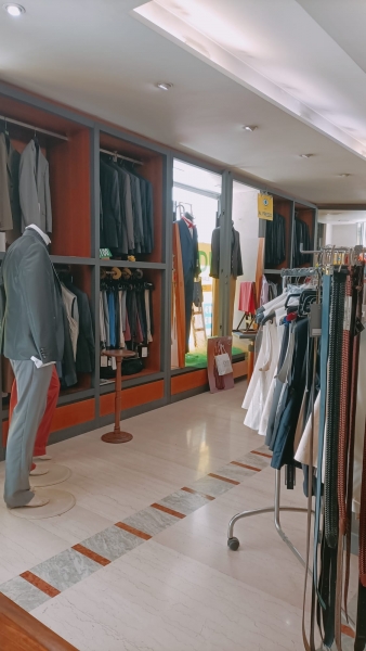 Negozio nuovo a Floridia