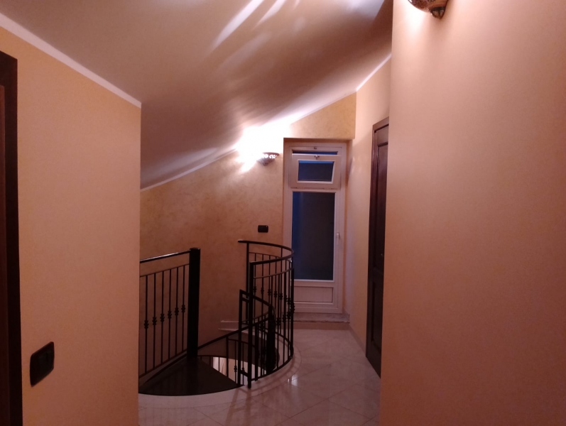 Quadrilocale arredato in affitto a Melilli