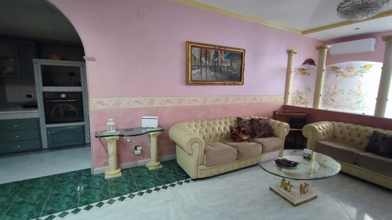 Appartamento arredato in affitto a Floridia