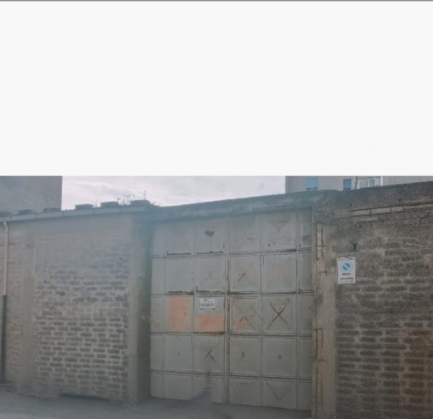 Magazzino da ristrutturare a Floridia