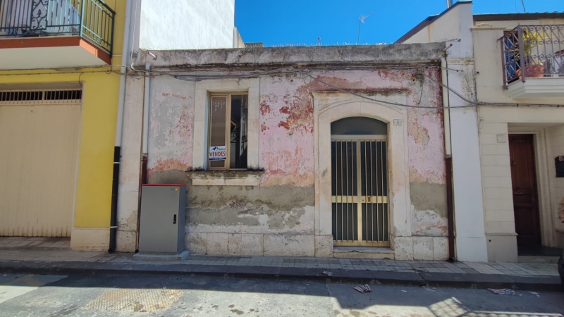 Casa indipendente con terrazzo a Floridia