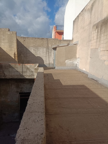 Casa indipendente con terrazzo a Floridia