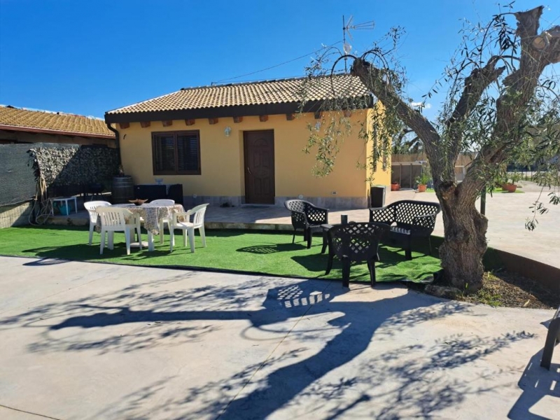 Villa arredata in affitto a Floridia