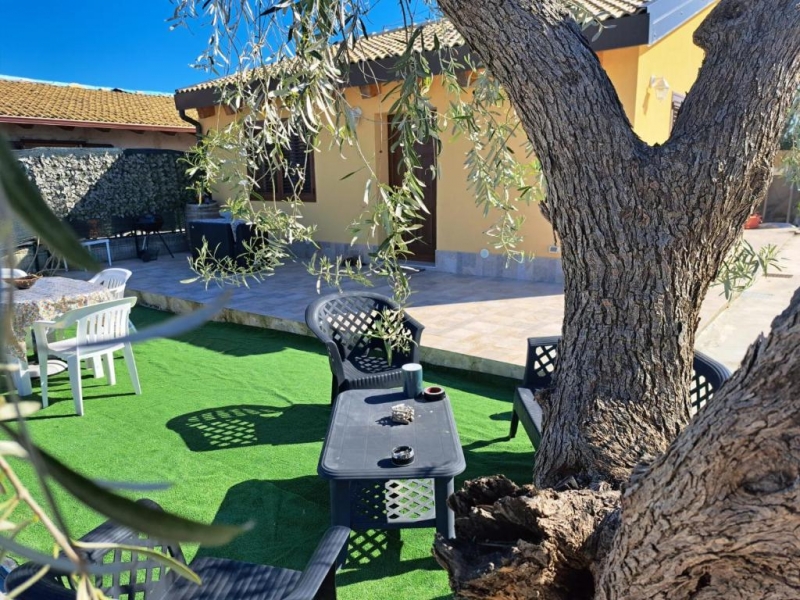 Villa arredata in affitto a Floridia