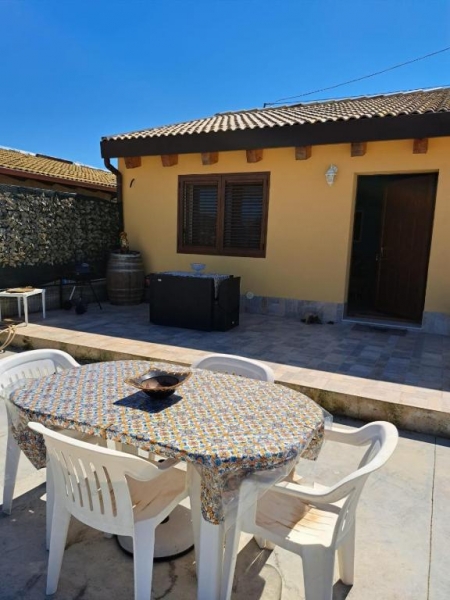 Villa arredata in affitto a Floridia