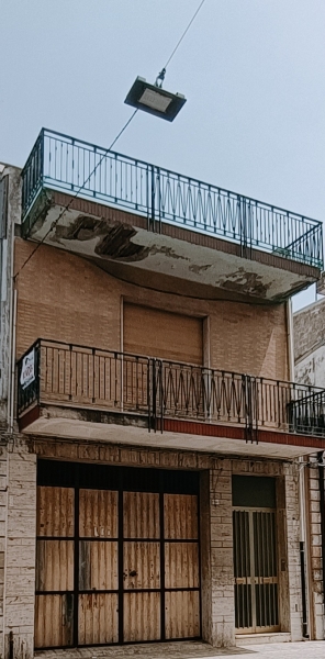 Casa indipendente da ristrutturare a Floridia