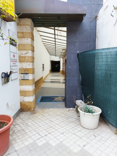 Locale commerciale classe A4 a Floridia