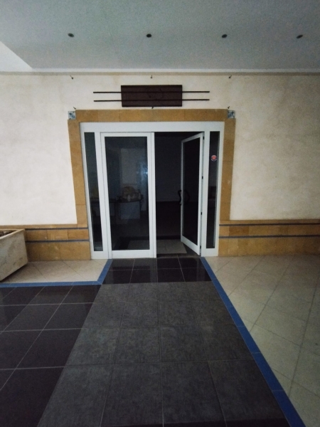 Locale commerciale classe A4 a Floridia