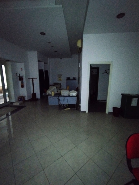 Locale commerciale classe A4 a Floridia