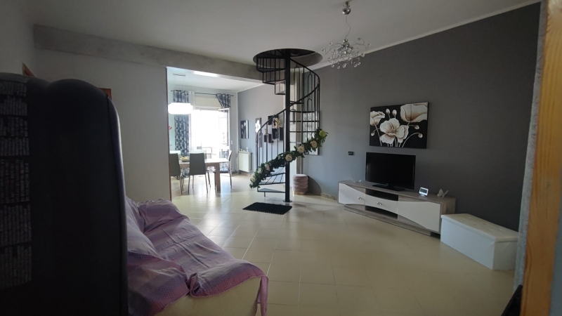 Casa indipendente ristrutturata a Floridia