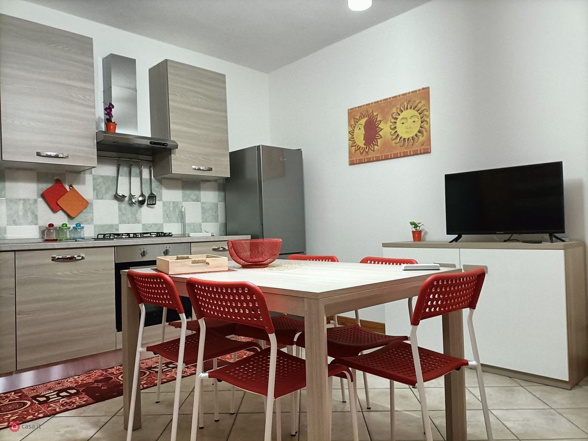 Trilocale arredato in affitto a Floridia