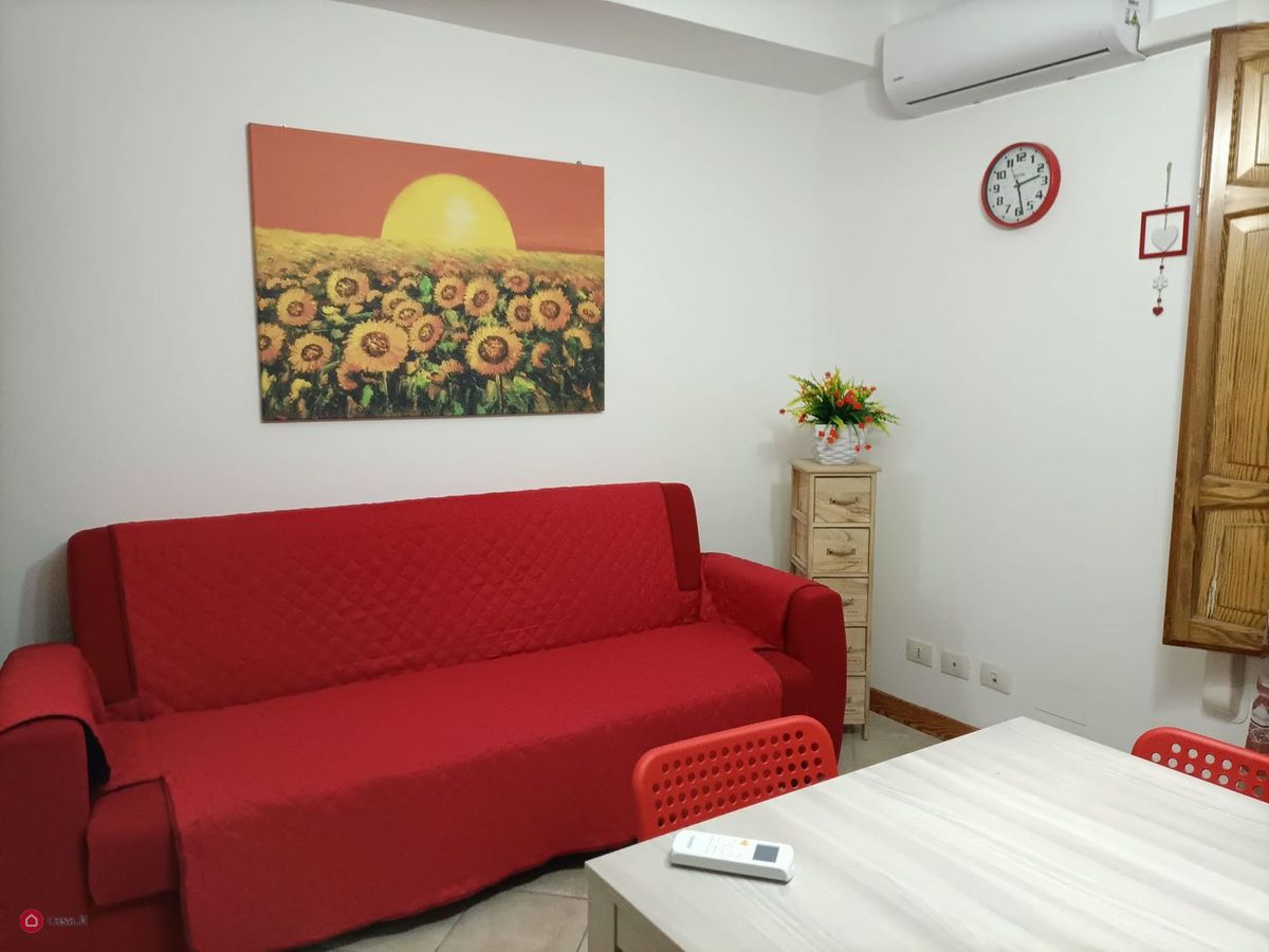 Trilocale arredato in affitto a Floridia