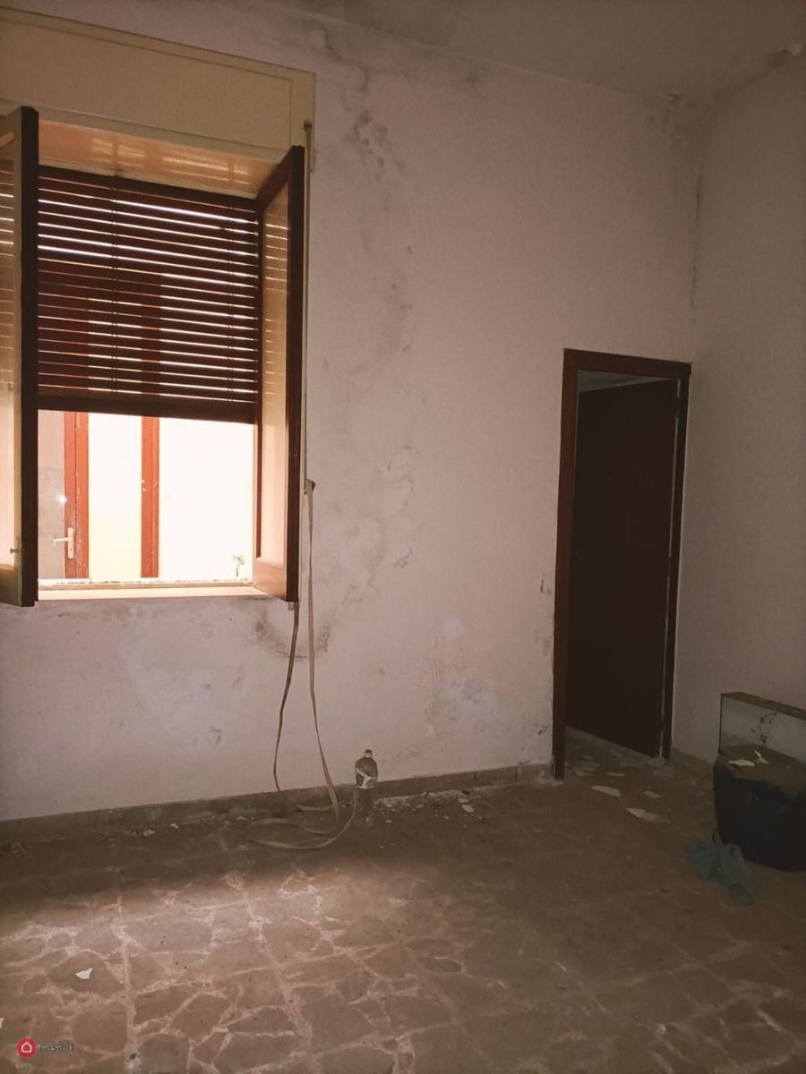 Casa indipendente con terrazzo a Floridia