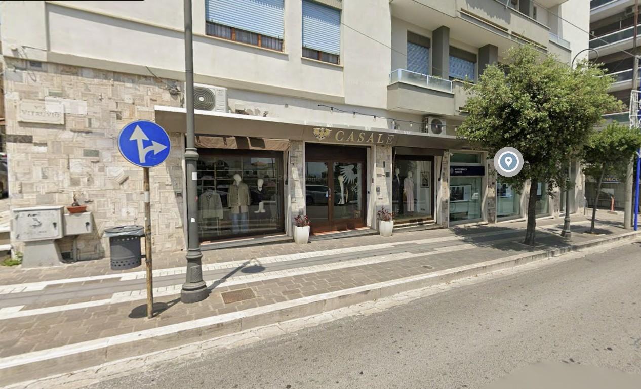Negozio in affitto, Formia centro