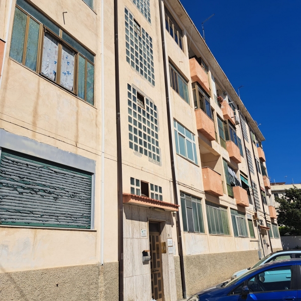 Trilocale da ristrutturare a Reggio Calabria