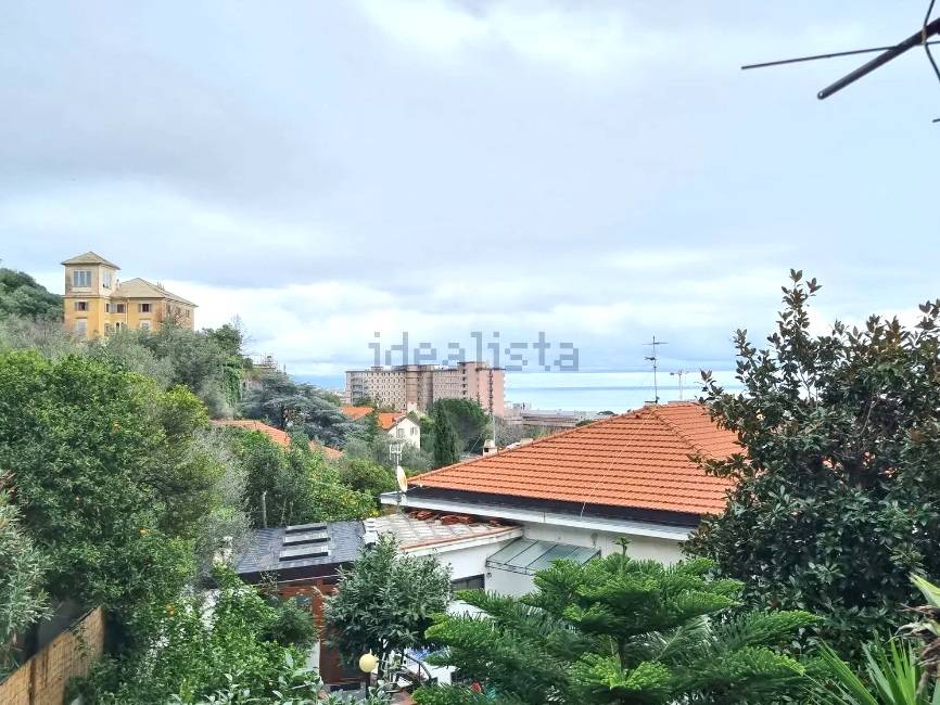 Appartamento in vendita a Savona, Valloria