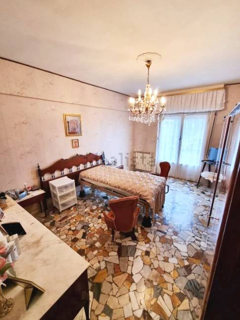 Appartamento in vendita a Savona, Valloria