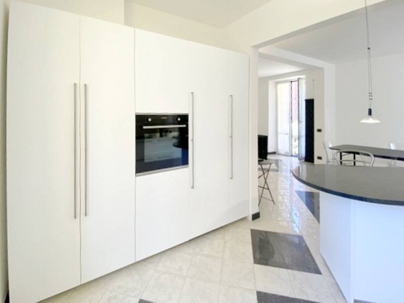 Appartamento in vendita a Savona, Centro