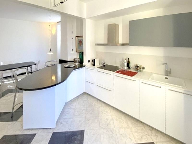 Appartamento in vendita a Savona, Centro