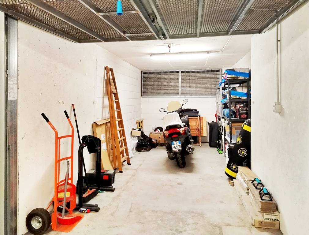 Box o garage in vendita a Albisola Superiore, Albisola Capo