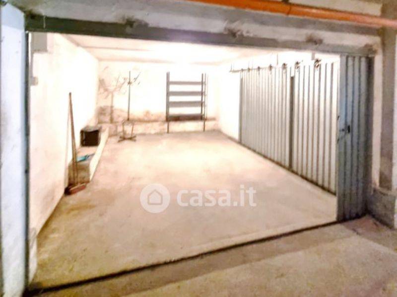 Garage/Box in vendita a Albisola Superiore