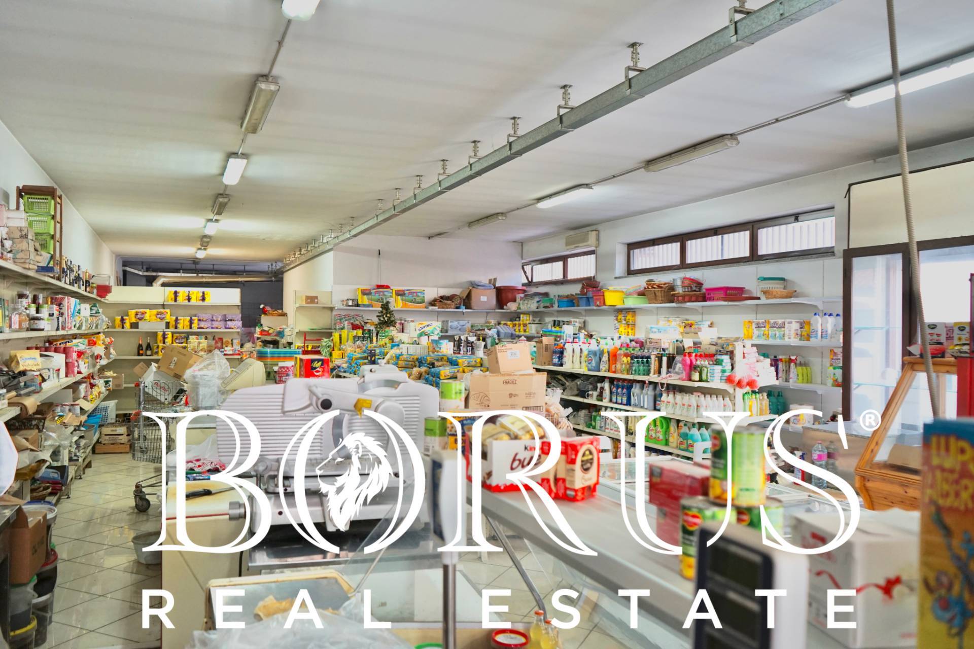 Locale commerciale in affitto a Casal di Principe