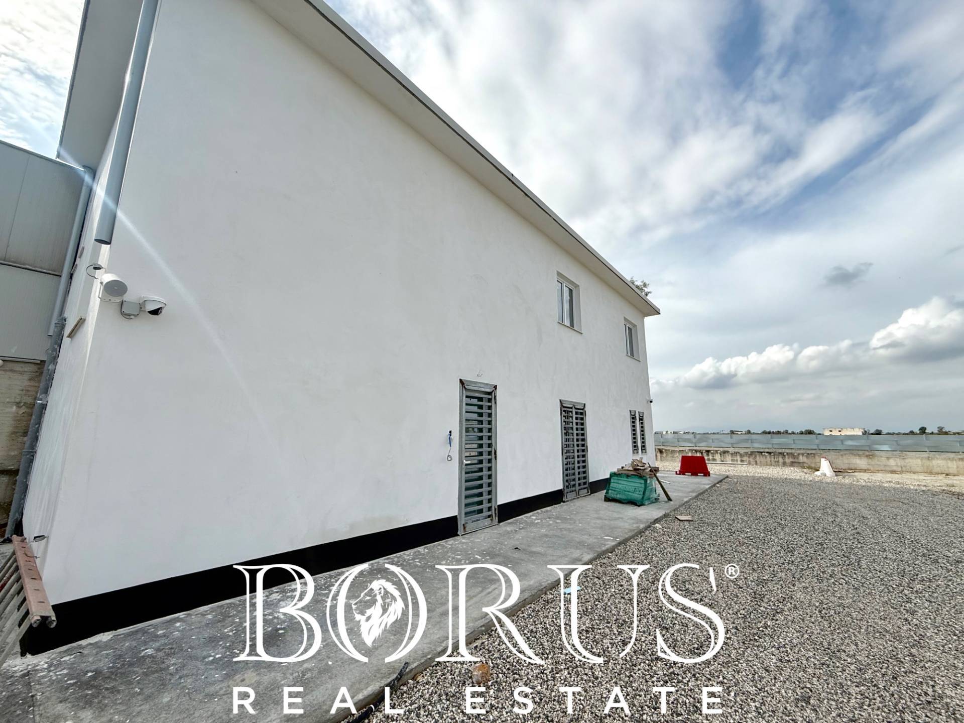 Capannoni in affitto a Villa Literno