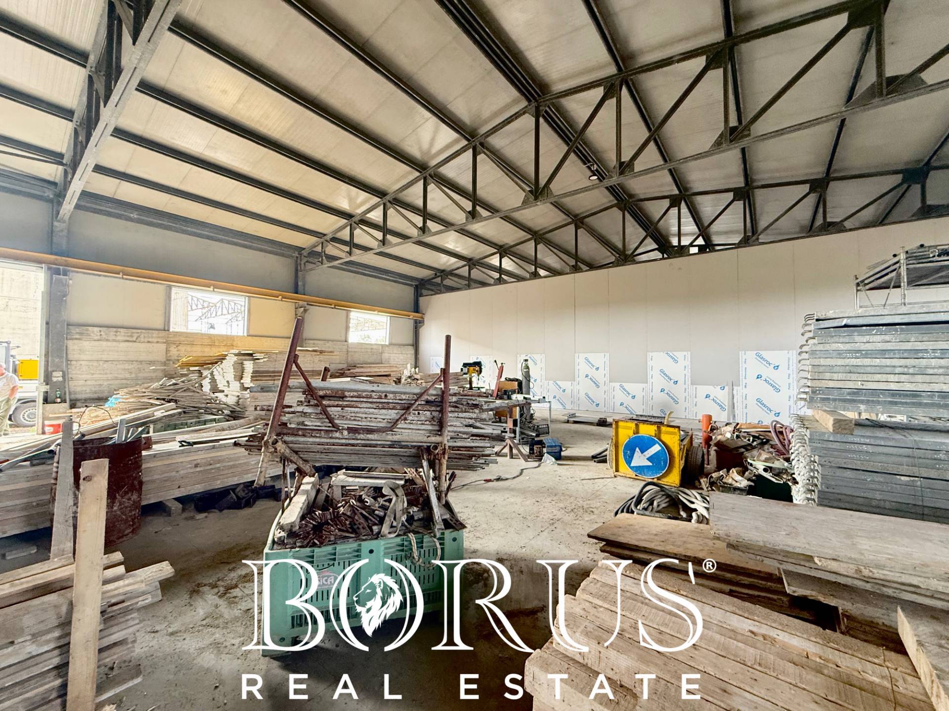 Capannoni in affitto a Villa Literno