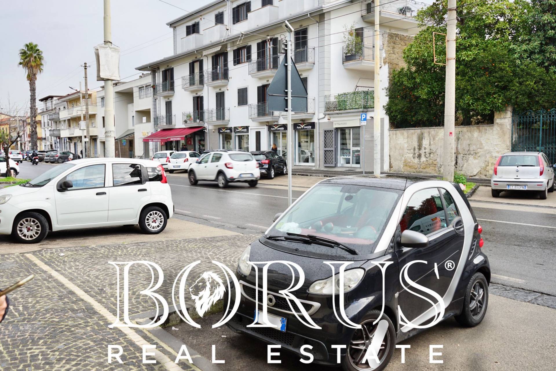 Locale commerciale in affitto a Teverola