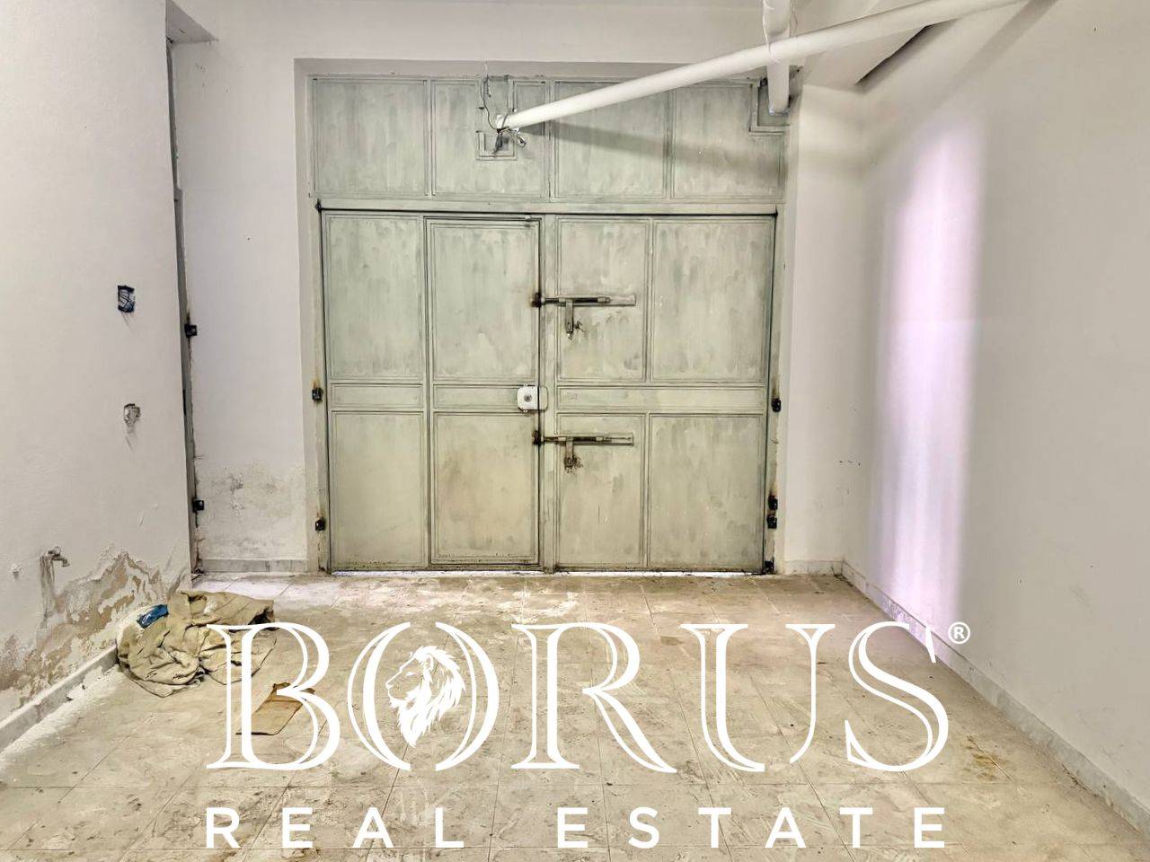 Box o garage in vendita a Aversa